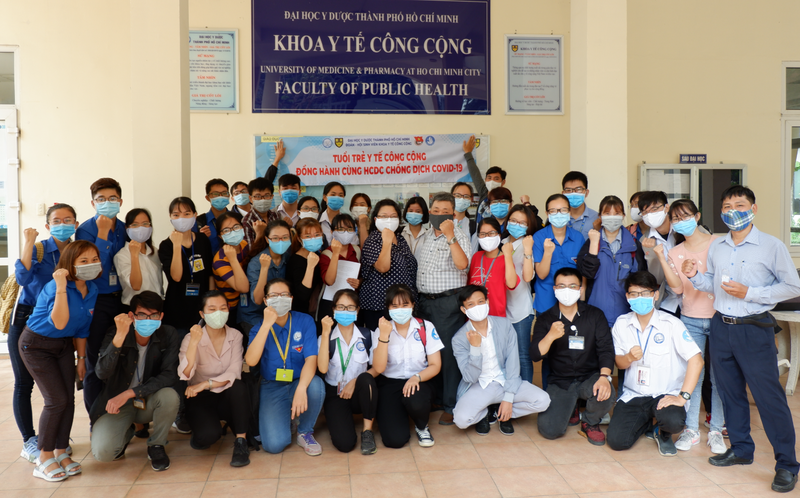 Khoa Y tế Công cộng - Trường Đại học Y dược TP.HCM, đã phát động ra quân hỗ trợ Trung tâm Kiểm soát bệnh tật TP. Hồ Chí Minh (HCDC) trong công tác phòng chống dịch COVID-19. Ảnh: UMP Khoa Y tế Công cộng - Trường Đại học Y dược TP.HCM, đã phát động ra quân hỗ trợ Trung tâm Kiểm soát bệnh tật TP. Hồ Chí Minh (HCDC) trong công tác phòng chống dịch COVID-19. Ảnh: UMP