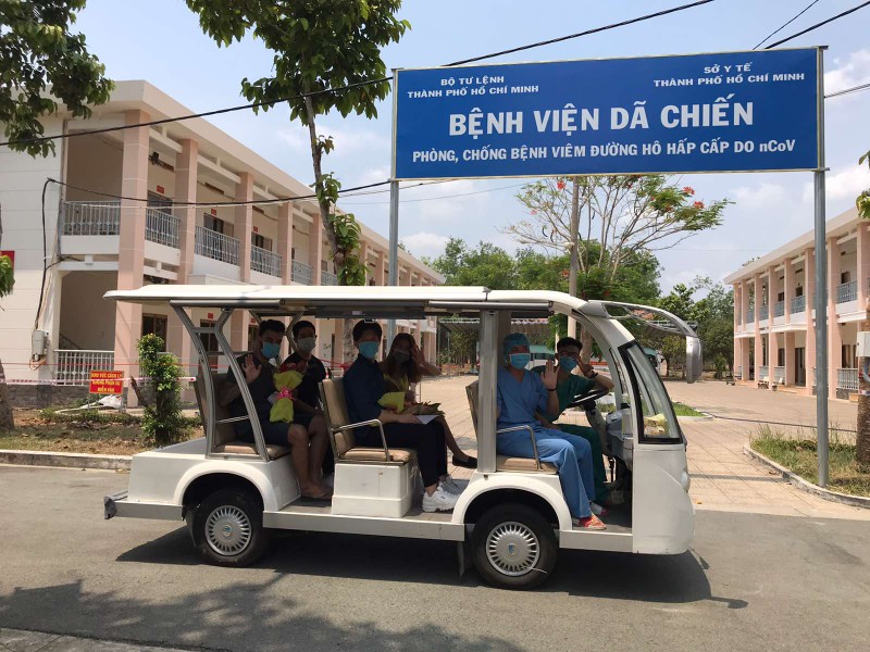 Các bệnh nhân được xuất viện sáng 7/4. Ảnh: BVCC Các bệnh nhân được xuất viện sáng 7/4. Ảnh: BVCC