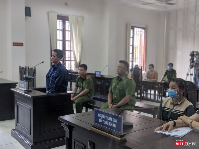 Tại phiên tòa, Nguyễn Tiến Dũng thừa nhận toàn bộ hành vi phạm tội. Ảnh: Hiếu Nguyễn Tại phiên tòa, Nguyễn Tiến Dũng thừa nhận toàn bộ hành vi phạm tội. Ảnh: Hiếu Nguyễn