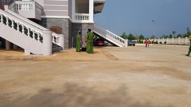 Hiện trường vụ tự sát. Ảnh: Pháp Luật TP.HCM Hiện trường vụ tự sát. Ảnh: Pháp Luật TP.HCM