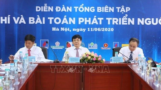 Đoàn Chủ tịch điều hành Diễn đàn. Ảnh: Thành Đạt/TTXVN