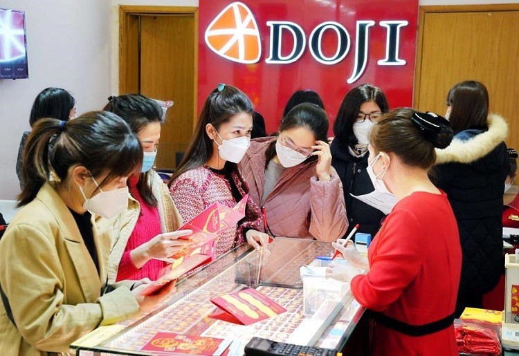 DOJI quan tâm chăm sóc khách hàng và có dịch vụ chuyên nghiệp DOJI quan tâm chăm sóc khách hàng và có dịch vụ chuyên nghiệp