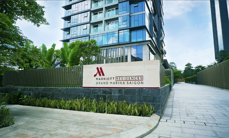 Cổng chính vào Khu căn hộ hàng hiệu Marriott Residences tại tòa Lake Cổng chính vào Khu căn hộ hàng hiệu Marriott Residences tại tòa Lake