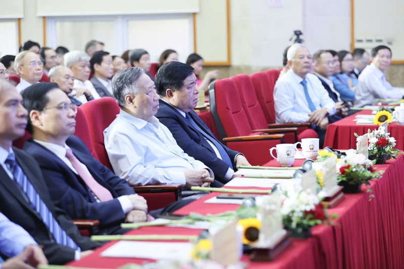 Phó Thủ tướng Nguyễn Chí Dũng tham dự Chương trình Ngày hội Khoa học và Công nghệ Việt Nam KHCN1.jpg