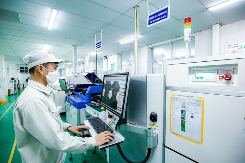 Tháng 2/2025, tại Hội nghị Thủ tướng Chính phủ gặp mặt các doanh nghiệp tư nhân năm 2025, Bộ trưởng Bộ Kế hoạch và Đầu tư Nguyễn Chí Dũng cho hay: Để đạt được mức tăng trưởng hai con số thì khu vực kinh tế ngoài nhà nước cần tăng khoảng 11%/năm. (Ảnh: Vietnam+). 26-8 ndt40856.jpg