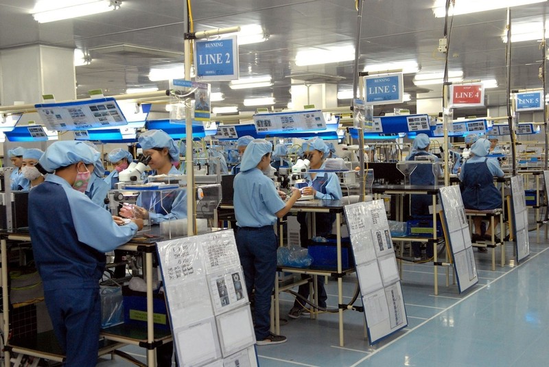 Cải cách thể chế tạo được kết quả đột phá, môi trường đầu tư kinh doanh được cải thiện nhanh chóng, mạnh mẽ-thuận lợi hơn, hiệu quả hơn, ít rủi ro hơn, sẽ có đường băng rộng mở để nền kinh tế có thể "cất cánh.” (Ảnh: Vietnam+) 26-8 VN+.jpg
