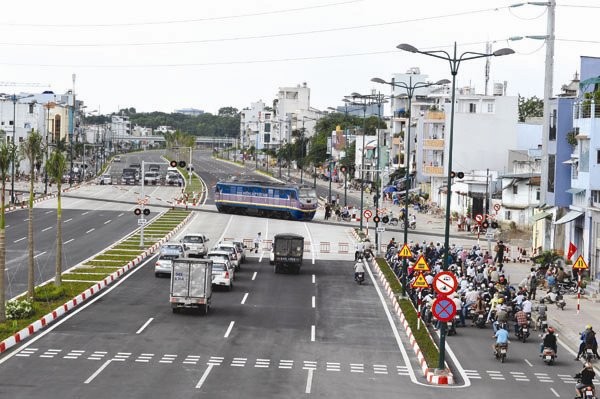 Đường sắt Bắc - Nam, đoạn qua đường Phạm Văn Đồng, TPHCM