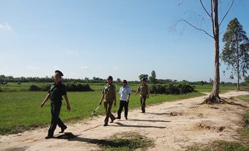 Bộ đội Biên phòng Long An tuần tra biên giới. 