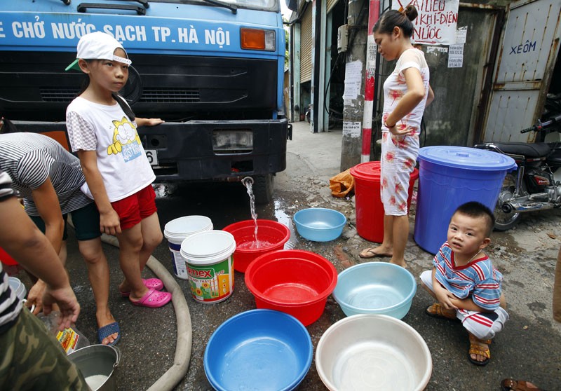 Sau sự cố vỡ đường ống, dân thủ đô khốn đốn vì mất nước kéo dài ảnh 13