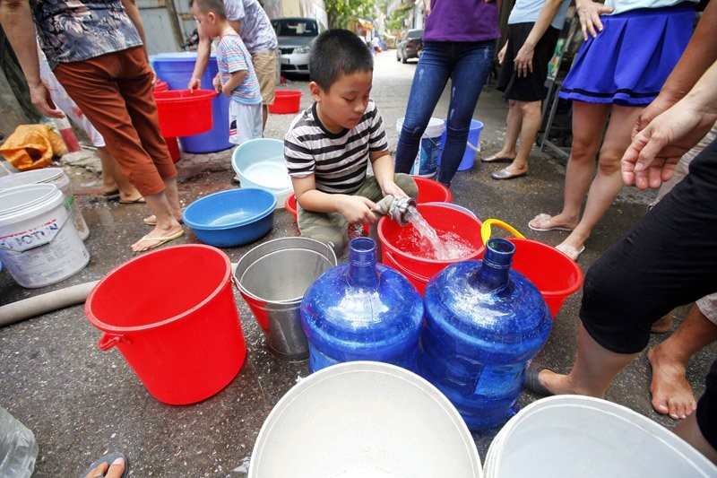 Sau sự cố vỡ đường ống, dân thủ đô khốn đốn vì mất nước kéo dài ảnh 12