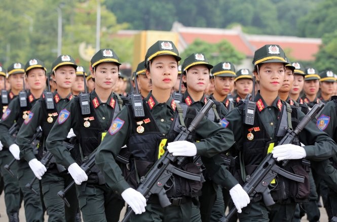 Khối nữ đặc nhiệm tập dượt tại buổi tổng duyệt Lễ kỷ niệm 70 năm Cách mạng tháng 8 và Quốc khánh 2-9 tại Quảng trường Ba Đình- Ảnh: Việt Dũng Khối nữ đặc nhiệm tập dượt tại buổi tổng duyệt Lễ kỷ niệm 70 năm Cách mạng tháng 8 và Quốc khánh 2-9 tại Quảng trường Ba Đình- Ảnh: Việt Dũng