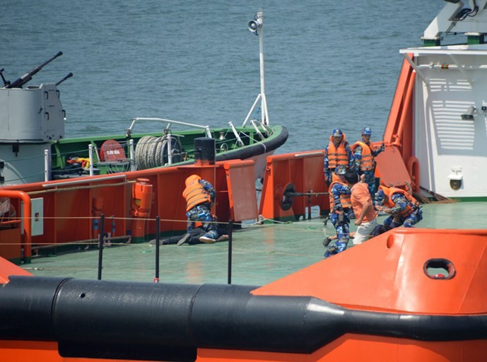 Cảnh sát biển Việt Nam chống cướp biển có vũ trang ảnh 13