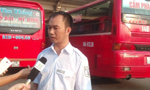 Sở GTVT “phản pháo” Bộ trưởng Thăng: “Từ 2013 đến nay, bến xe Mỹ Đình không cấp mới lốt xe“ ảnh 1 Phó giám đốc bến Mỹ Đình Nguyễn Mạnh Tuấn cho hay nhiều năm nay không có lốt xe được cấp mới. Ảnh: Võ Hải.