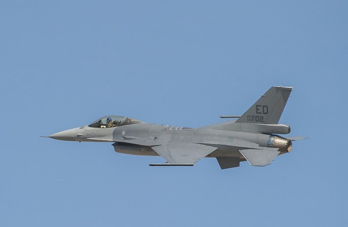 F-16V mới nhất bay thử nghiệm ngày 16.10.2015 - Ảnh: LM