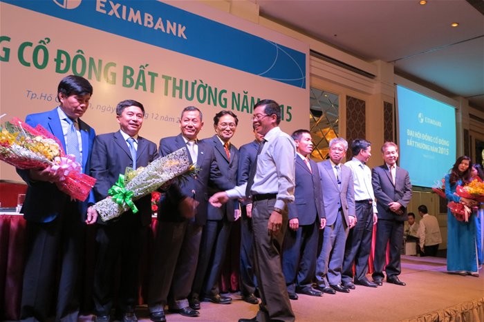 Các thành viên mới được bầu vào HĐQT của Eximbank - Ảnh: Quang Định