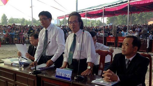 Xét xử vụ thảm sát ở Bình Phước: Dương và Tiến bật khóc khi bị đề nghị án tử hình ảnh 36 Xét xử vụ thảm sát ở Bình Phước: Dương và Tiến bật khóc khi bị đề nghị án tử hình ảnh 36