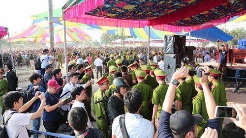 Xét xử vụ thảm sát ở Bình Phước: Dương và Tiến bật khóc khi bị đề nghị án tử hình ảnh 29 Xét xử vụ thảm sát ở Bình Phước: Dương và Tiến bật khóc khi bị đề nghị án tử hình ảnh 29