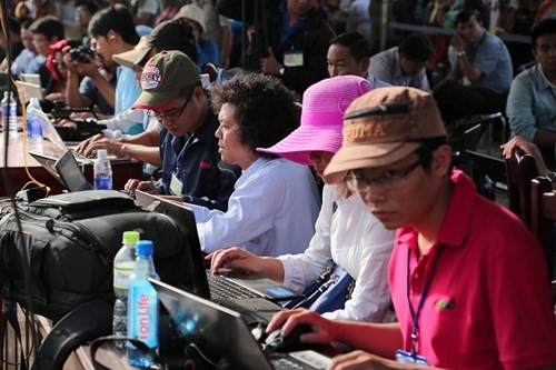 Xét xử vụ thảm sát ở Bình Phước: Dương và Tiến bật khóc khi bị đề nghị án tử hình ảnh 13 Xét xử vụ thảm sát ở Bình Phước: Dương và Tiến bật khóc khi bị đề nghị án tử hình ảnh 13