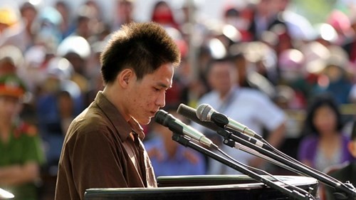 Xét xử vụ thảm sát ở Bình Phước: Dương và Tiến bật khóc khi bị đề nghị án tử hình ảnh 3 Xét xử vụ thảm sát ở Bình Phước: Dương và Tiến bật khóc khi bị đề nghị án tử hình ảnh 3