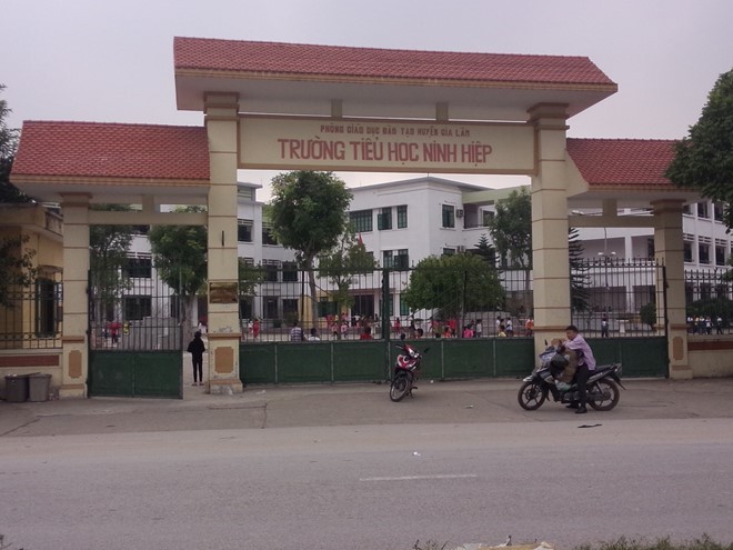Chưa có bằng chứng việc học sinh "nhận tiền" phản đối xây trung tâm thương mại Ninh Hiệp ảnh 2 Chưa có bằng chứng việc học sinh "nhận tiền" phản đối xây trung tâm thương mại Ninh Hiệp ảnh 2