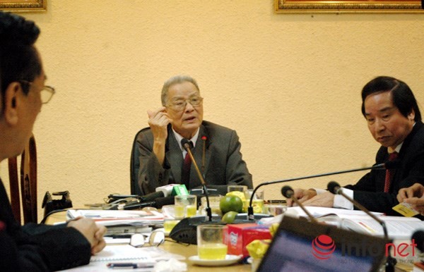 GS. Trần Phương - Hiệu trưởng ĐH Kinh doanh và Công nghệ Hà Nội nói: “Từ ngày thành lập trường, chúng tôi không hề đút lót để được thành lập khoa này, khoa khác kể cả khi mở 2 ngành Y đa khoa và Dược sĩ".