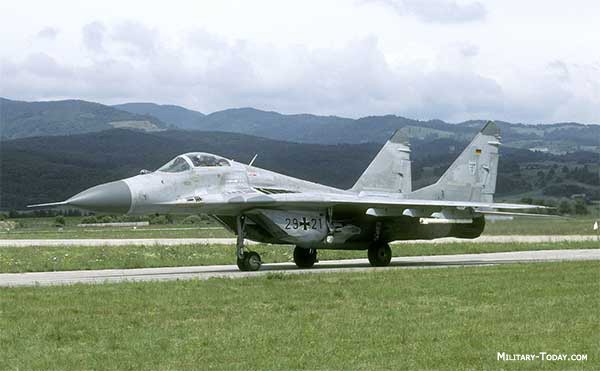 Clip MiG-29 cất cánh từ tàu sân bay mô phỏng