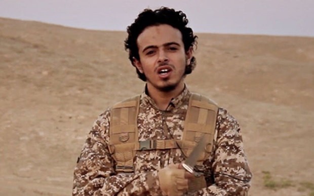 Bilal Hadfi trong video của IS. Ảnh: Telegraph