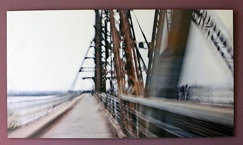 Vị đại sứ 'ngủ' dưới gầm cầu Long Biên ảnh 1 Vị đại sứ 'ngủ' dưới gầm cầu Long Biên - ảnh 1