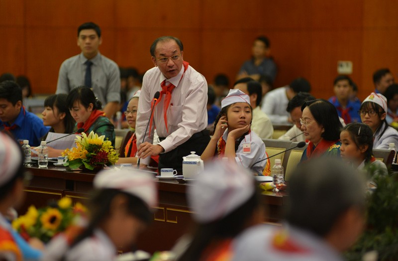 Bí thư Thăng: Các cháu vỗ tay ngoại giao với thầy thôi... ảnh 5