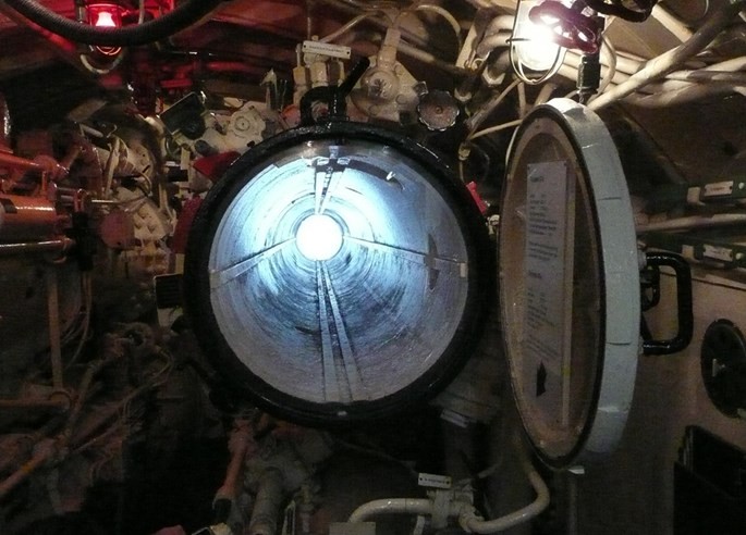 Video học viên tàu ngầm Nga tập thoát hiểm qua ống phóng ngư lôi ảnh 2