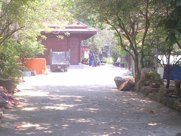 Liên quan đến 2 công trình chưa tháo dỡ, đại gia vàng tiếp tục xin cơ quan chức năng lùi thời gian để hoàn tất. Liên quan đến 2 công trình chưa tháo dỡ, đại gia vàng tiếp tục xin cơ quan chức năng lùi thời gian để hoàn tất.