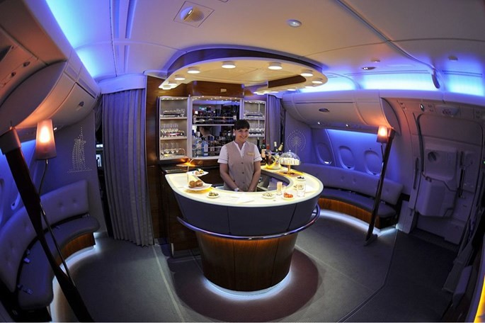 Video Emirates, hãng sở hữu máy bay khổng lồ A380 nhiều nhất thế giới ảnh 1 Video Emirates, hãng sở hữu máy bay khổng lồ A380 nhiều nhất thế giới ảnh 1