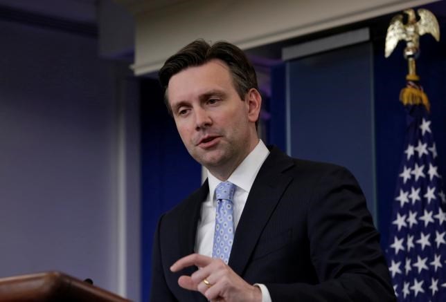 Người phát ngôn Nhà Trắng Josh Earnest. (Nguồn: Reuters)