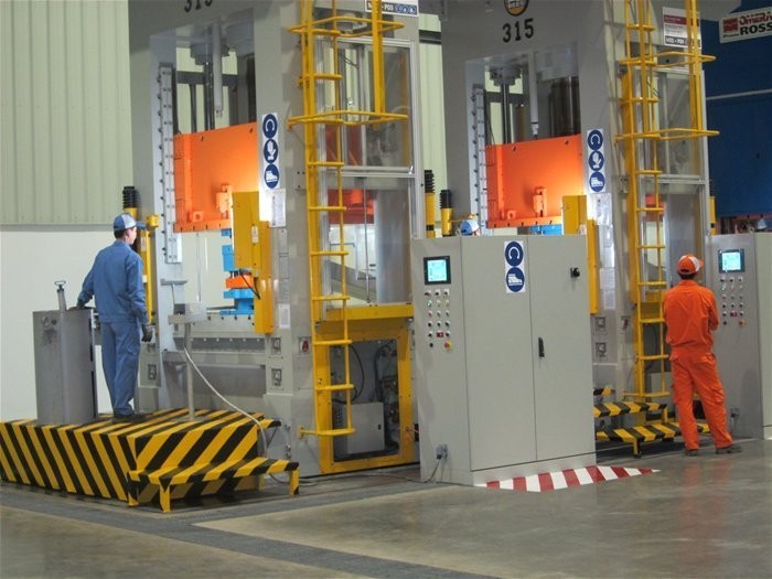 Lao động có trình độ đại học trở lên vẫn tiếp tục thất nghiệp. Ảnh: Thùy Dung.