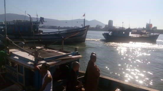 Đã tìm thấy 3 thi thể nạn nhân trong vụ chìm tàu chở 56 người ở Đà Nẵng ảnh 16 Đã tìm thấy 3 thi thể nạn nhân trong vụ chìm tàu chở 56 người ở Đà Nẵng ảnh 16