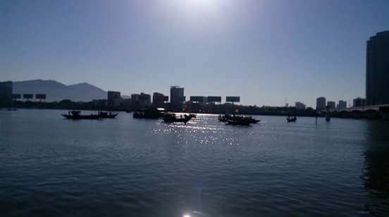 Đã tìm thấy 3 thi thể nạn nhân trong vụ chìm tàu chở 56 người ở Đà Nẵng ảnh 15 Đã tìm thấy 3 thi thể nạn nhân trong vụ chìm tàu chở 56 người ở Đà Nẵng ảnh 15