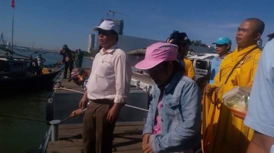 Đã tìm thấy 3 thi thể nạn nhân trong vụ chìm tàu chở 56 người ở Đà Nẵng ảnh 12 Đã tìm thấy 3 thi thể nạn nhân trong vụ chìm tàu chở 56 người ở Đà Nẵng ảnh 12