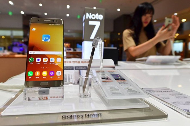 Khai tử Galaxy Note 7 không khiến Samsung Việt Nam cắt giảm lao động trong năm nay ẢNH: AFP