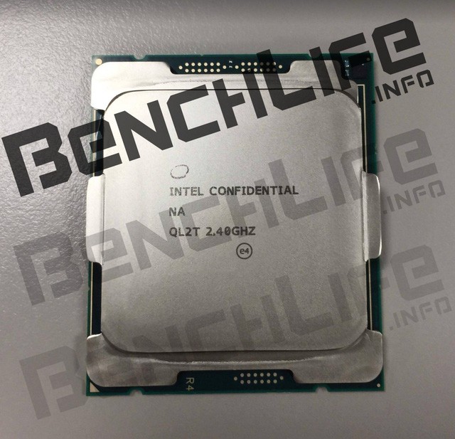 Hình ảnh lộ ra về CPU thử nghiệm cỡ lớn của Intel