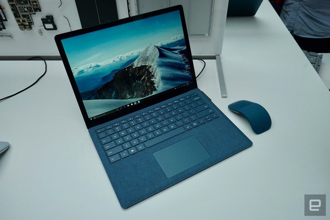 Apple cập nhật MacBook trong tháng Sáu để đáp trả Surface Laptop ảnh 1 Apple cập nhật MacBook trong tháng Sáu để đáp trả Surface Laptop ảnh 1