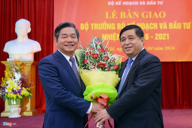 Bộ trưởng Nguyễn Chí Dũng kể chuyện kiểm tra cấp dưới bằng 3 câu hỏi ảnh 2 Bo truong Nguyen Chi Dung ke chuyen kiem tra cap duoi bang 3 cau hoi hinh anh 3