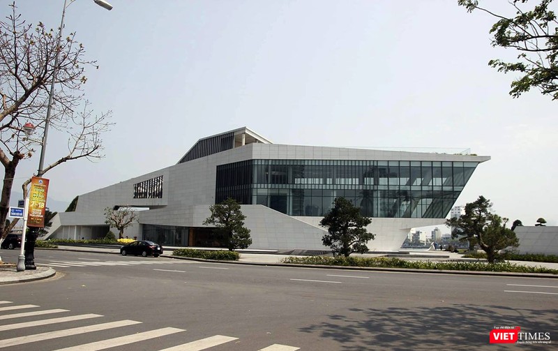 Nhà hàng bến du thuyền tại khu vực phía nam cảng sông Hàn tại Đà Nẵng đang thực hiện thủ tục để thu hồi Nhà hàng bến du thuyền tại khu vực phía nam cảng sông Hàn tại Đà Nẵng đang thực hiện thủ tục để thu hồi