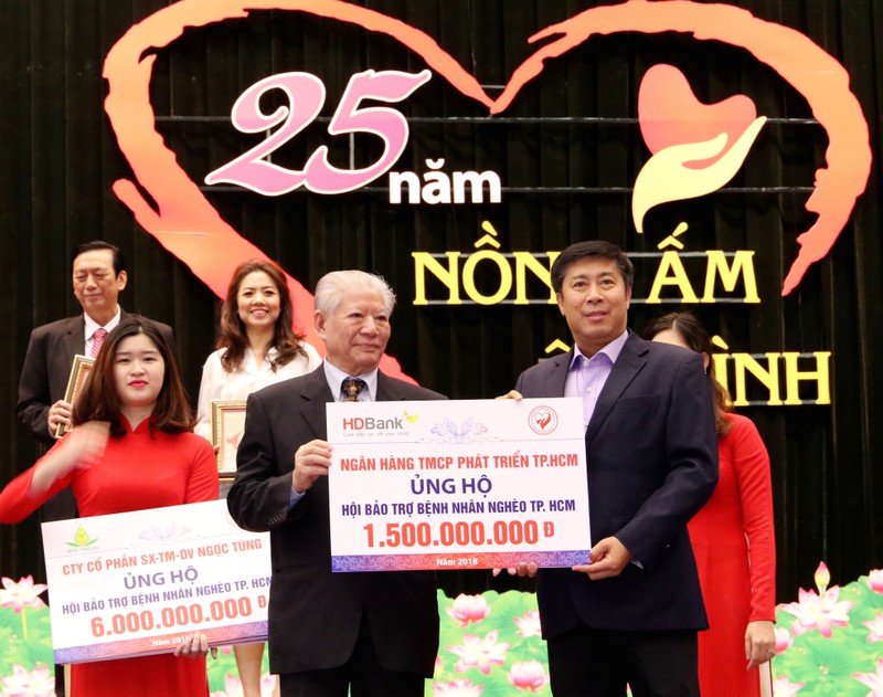HDBank tiếp tục tài trợ 1,5 tỷ đồng cho các hoạt động bảo trợ người nghèo HDBank tiếp tục tài trợ 1,5 tỷ đồng cho các hoạt động bảo trợ người nghèo