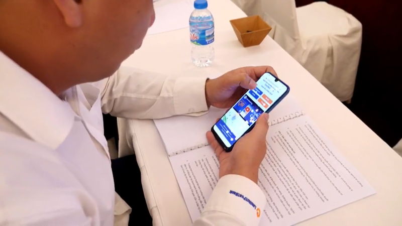 Cổ đông Sacombank bỏ phiếu biểu quyết theo hình thức trực tuyến (Nguồn: Sacombank) Cổ đông Sacombank bỏ phiếu biểu quyết theo hình thức trực tuyến (Nguồn: Sacombank)