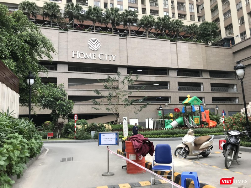 Hơn 02 năm nay, Home city chưa tổ chức Hội nghị nhà chung cư lần đầu, và dĩ nhiên chưa thể thành lập Ban Quản trị chung cư. Hơn 02 năm nay Chung cư Home city chưa tổ chức Hội nghị để thành lập Ban Quản trị chung cư theo quy định khiến người dân chưa có đại diện tiếng nói chính thức.