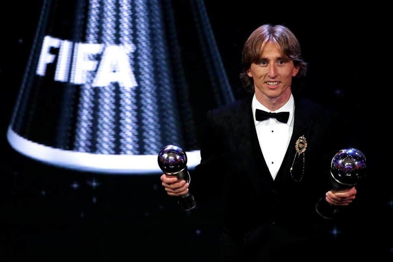 Phá vỡ sự thống trị của bộ đôi "Ronaldo-Messi", Modric xuất sắc nhận danh hiệu FIFA The Best 2018 (Ảnh: Evening Standard) Phá vỡ sự thống trị của cặp đôi