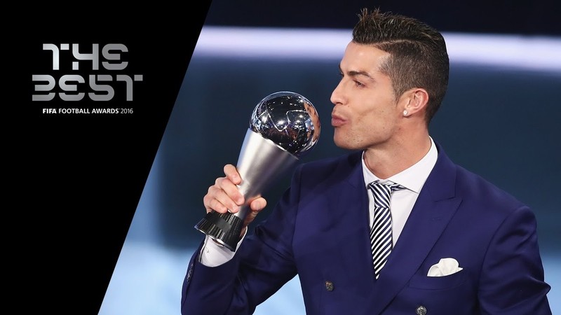 Ronaldo nhận giải FIFA The Best năm 2016 (Ảnh: Youtube) Ronaldo nhận giải FIFA The Best năm 2016 (Ảnh: Youtube)