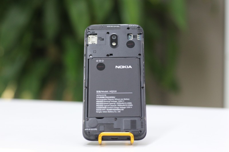 Bên trong chiếc máy Nokia 2.2 Bên trong chiếc máy Nokia 2.2