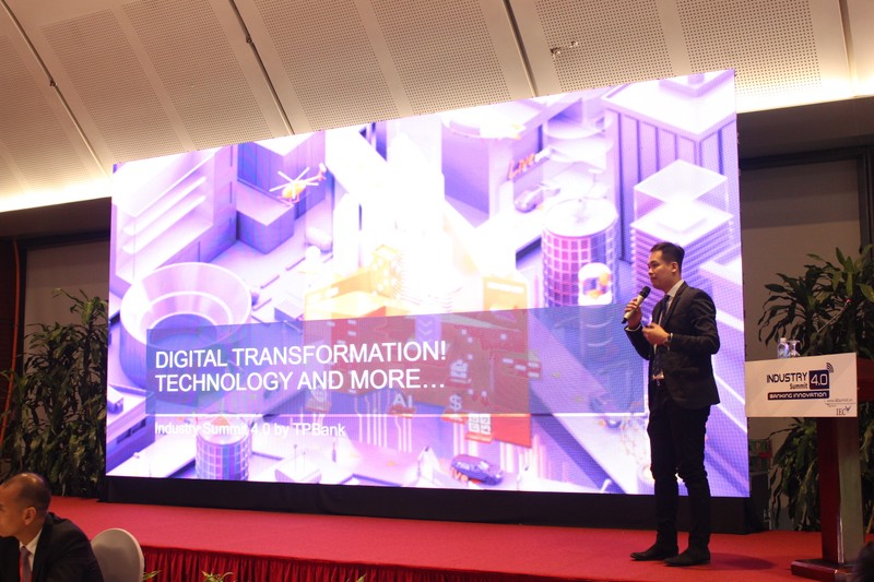 "Chuyển đổi số không đơn thuần chỉ là công nghệ" - Quan điểm của ngân hàng TP Bank về chuyển đổi số "Chuyển đổi số không đơn thuần chỉ là công nghệ" - Quan điểm của ngân hàng TP Bank về chuyển đổi số