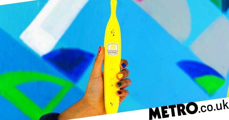 Nhìn chiếc điện thoại rất "cute" (Ảnh: METRO) Nhìn chiếc điện thoại rất "cute" (Ảnh: METRO)